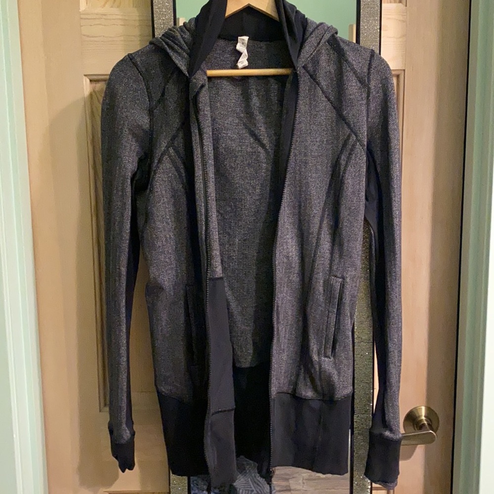 Lululemon Daily Practice Jacket dark gray herringbone Beautiful size 10